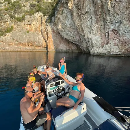 Go-blue Star, Sea Vila *