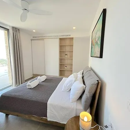 Go-blue Star, Sea Vila