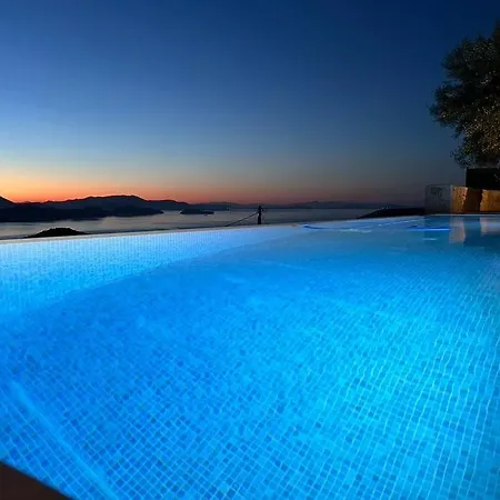 Go-blue Star, Sea Vila
